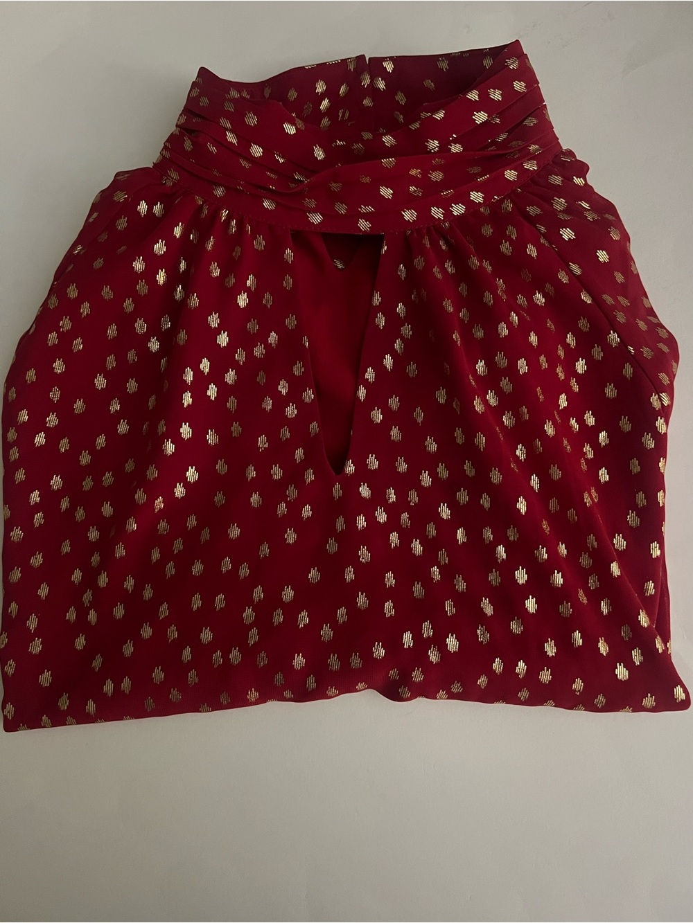 Vince Camuto Red Blouse with Gold Details, Ruffled Wide Sleeves Size. XL - Picture 7 of 8
